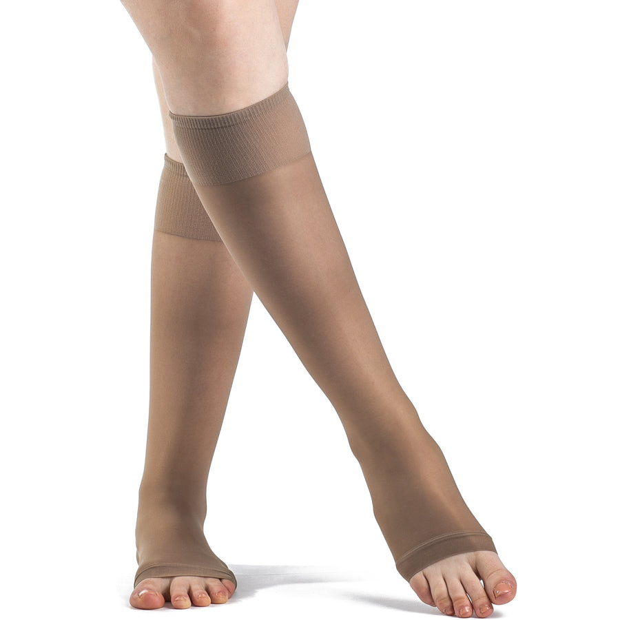 Sigvaris Sheer Fashion - Medias hasta la rodilla para mujer, 15-20 mmHg, punta abierta, color topo