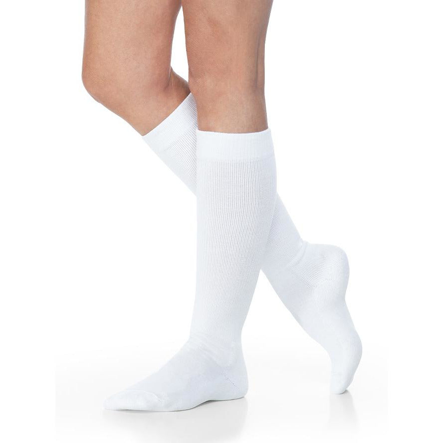 Sigvaris Eversoft 8-15 mmHg Chaussettes de compression hautes pour diabétiques, blanches