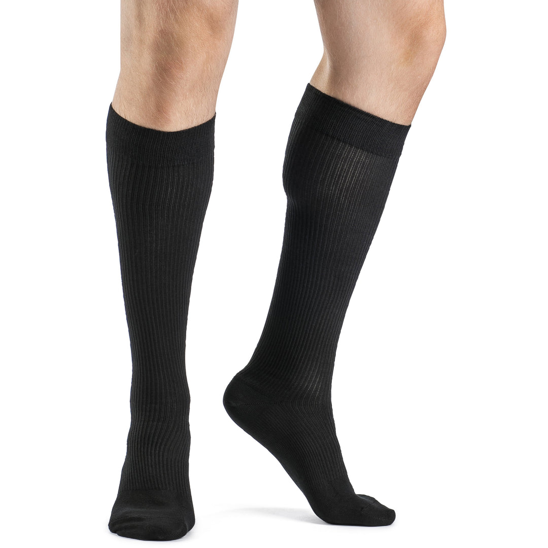 Sigvaris Casual Cotton - Calcetines hasta la rodilla para hombre, 15-20 mmHg, color negro