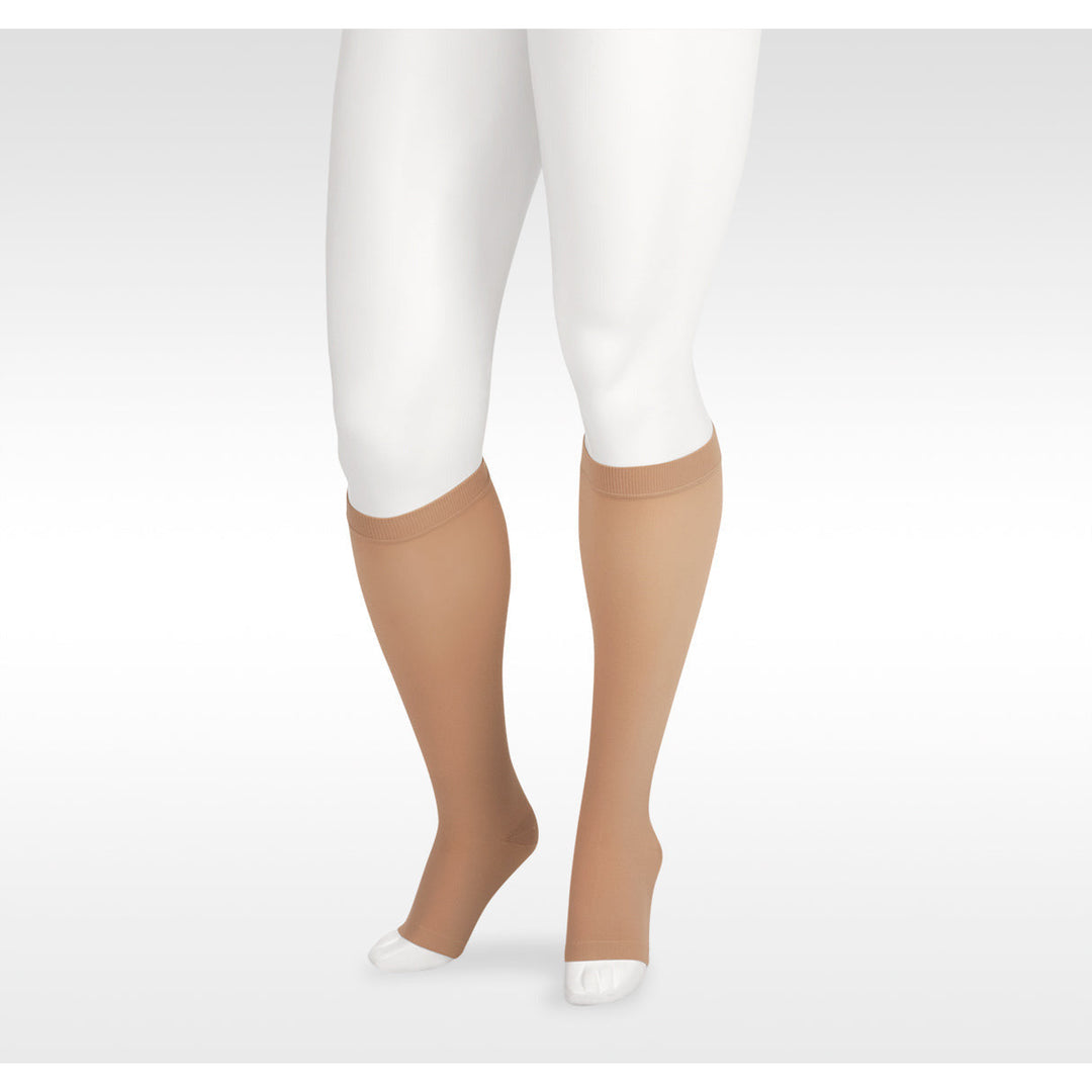 Juzo Soft Knee High 20-30 mmHg com faixa de silicone, bico aberto, bege