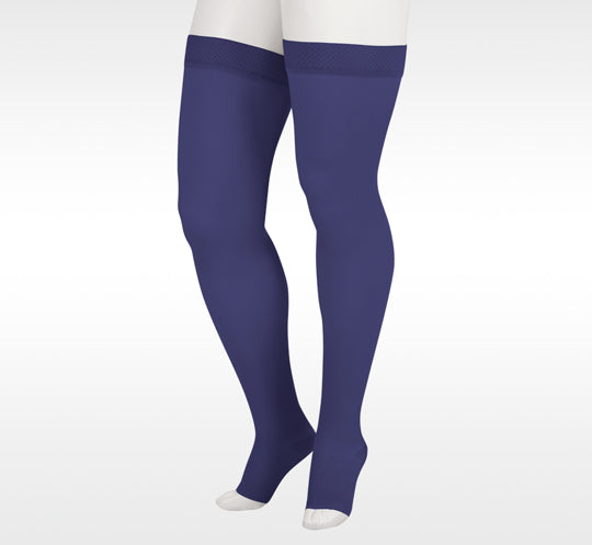 Juzo Soft Thigh High 20-30 mmHg con banda de silicona, punta abierta, azul marino