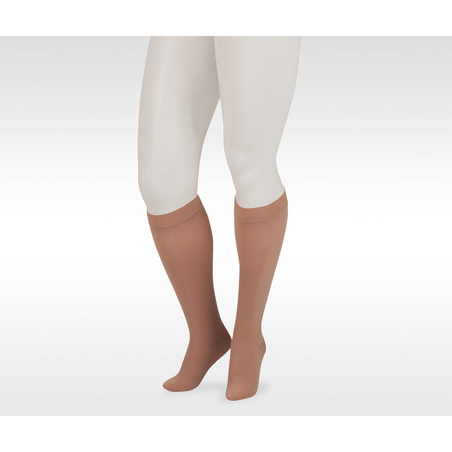 Juzo Dynamic Knee High 20-30 mmHg c/ faixa de silicone de 5 cm, bege