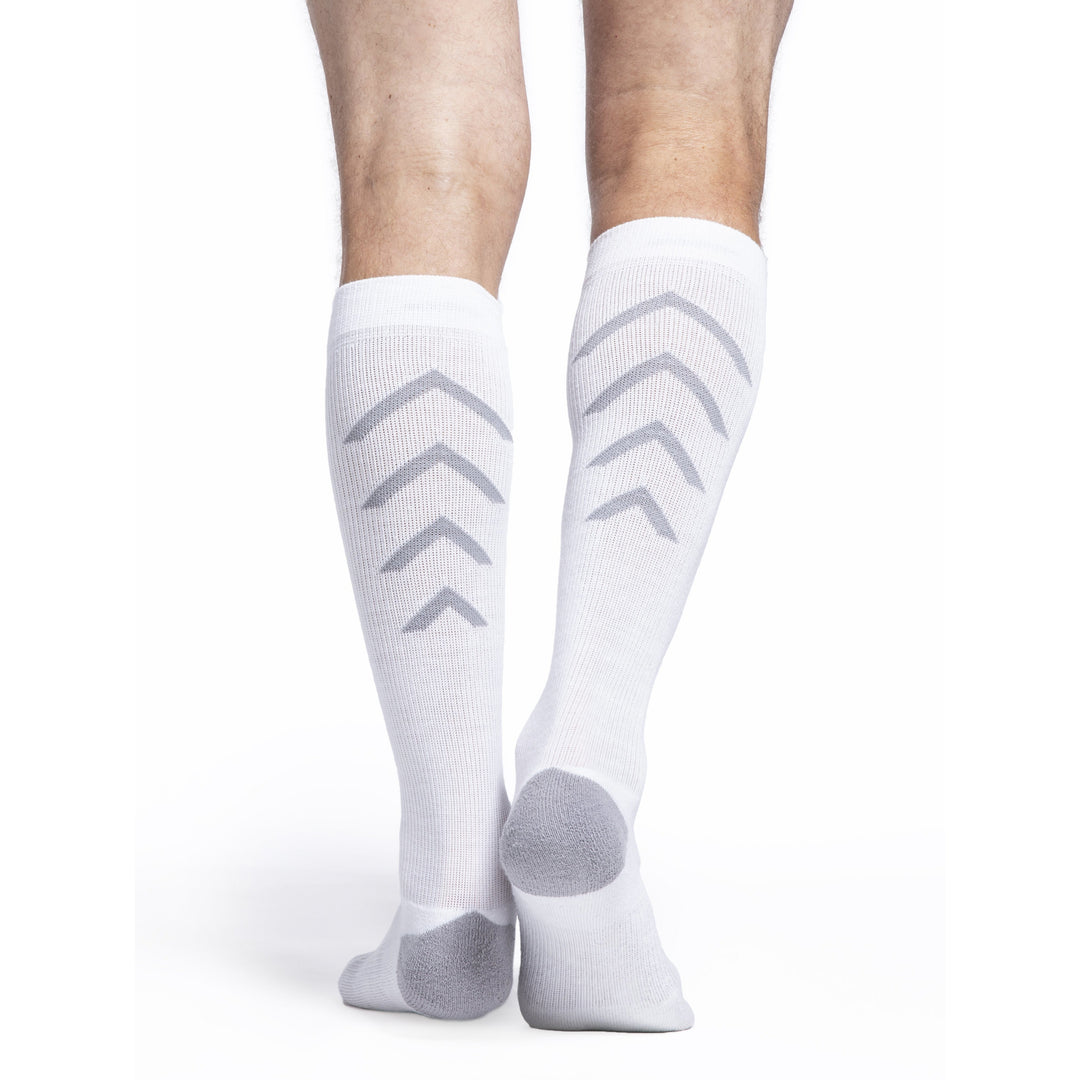 Sigvaris Athletic Recovery Chaussettes 15-20 mmHg Genou Hautes, Blanc