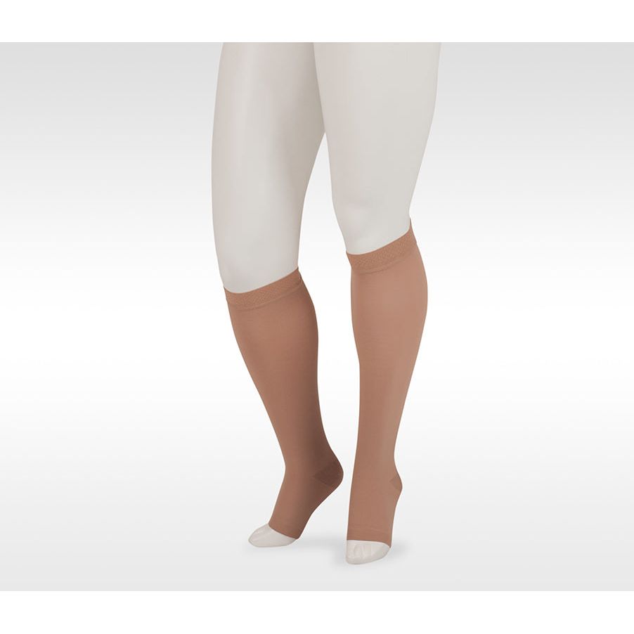 Juzo Dynamic Max Knähög 30-40 mmHg med 5 cm silikonband, öppen tå, beige