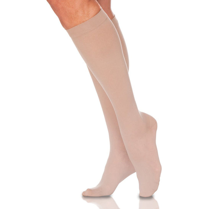 Sigvaris Sheer - Medias hasta la rodilla para mujer, 15-20 mmHg, color miel