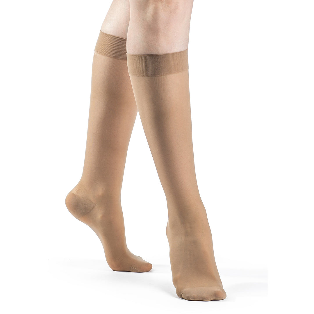 Sigvaris Sheer feminino 20-30 mmHg na altura do joelho, dourado