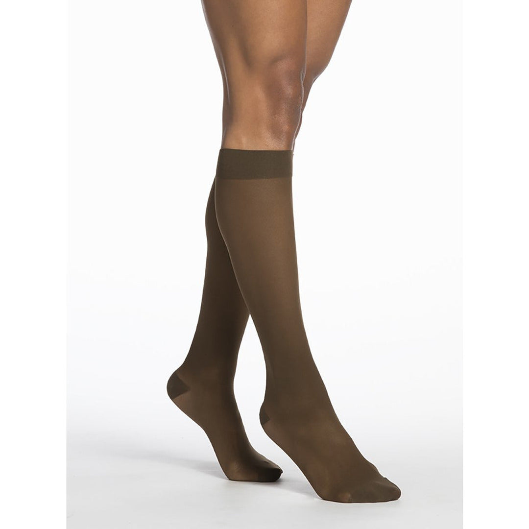 Sigvaris Sheer - Medias hasta la rodilla para mujer, 15-20 mmHg, color moca