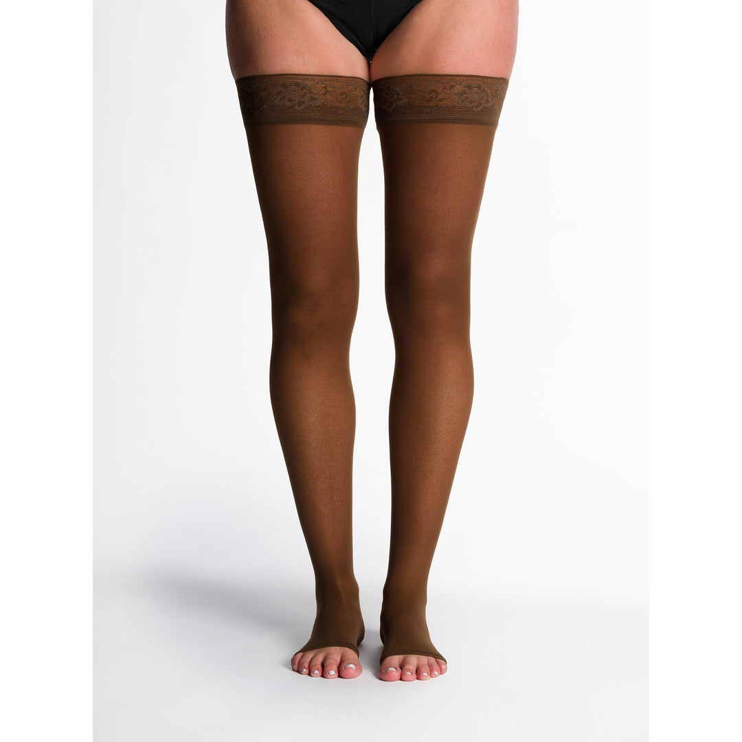 Sigvaris Sheer feminino 30-40 mmHg com dedos abertos na altura da coxa, Mocha