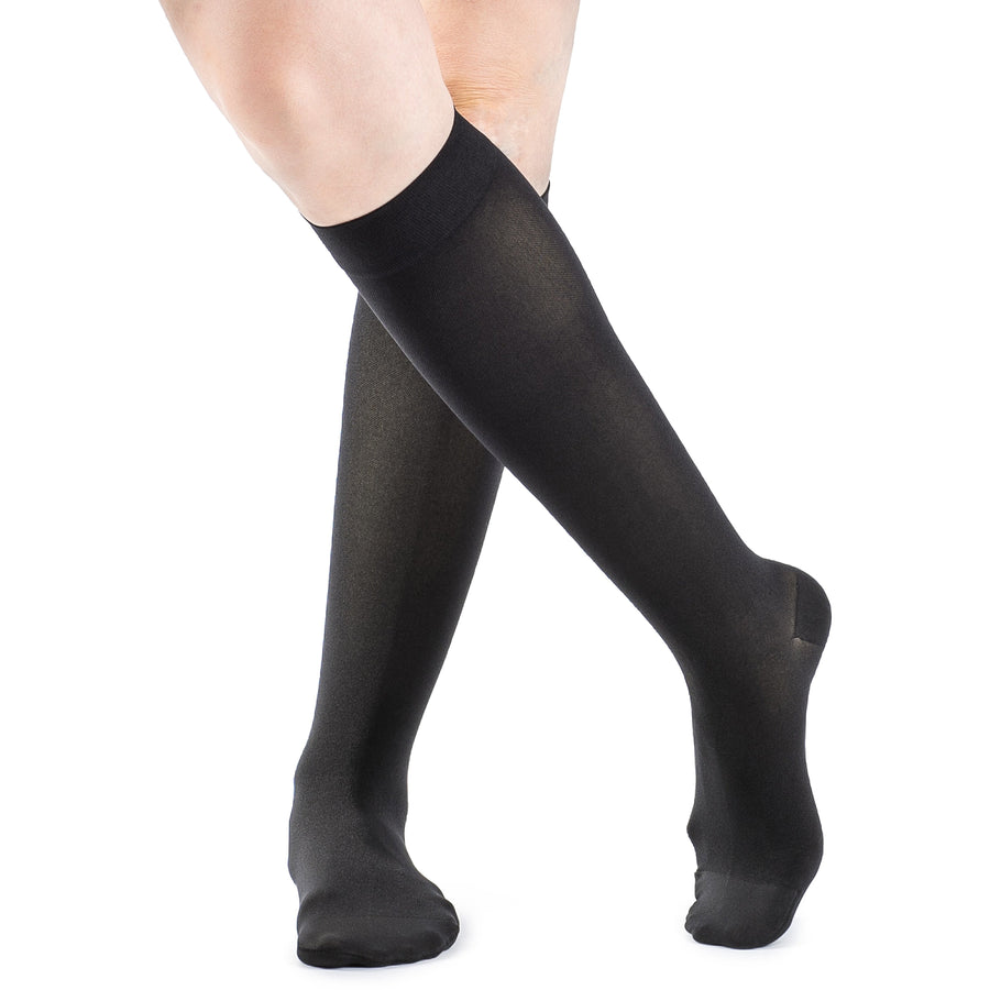 Sigvaris soft opaque للسيدات بطول الركبة 20-30 مم زئبق مع شريط علوي من السيليكون، أسود