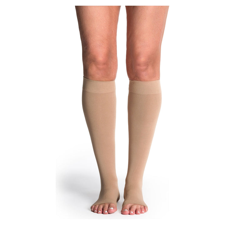 Sigvaris Soft Opaque - Medias hasta la rodilla para mujer, 15-20 mmHg, punta abierta, Chai