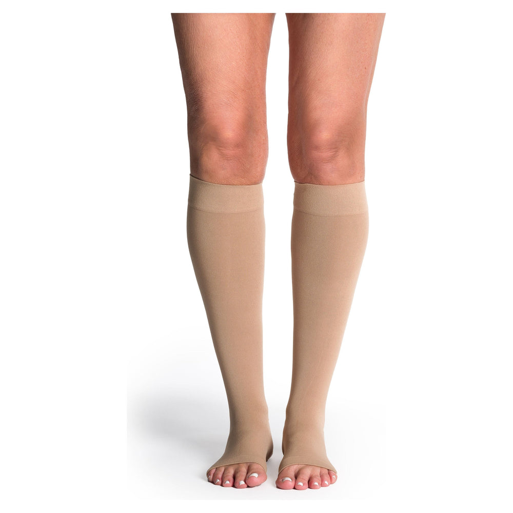 Sigvaris Soft Opaque Damen 15-20 mmHg OPEN TOE Kniestrümpfe, Chai