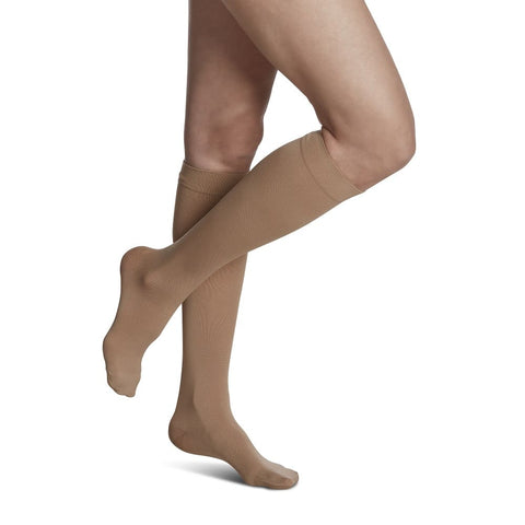 Sigvaris Soft Opaque feminino 20-30 mmHg na altura do joelho, Chai (nu)