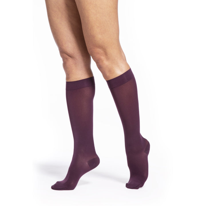 Sigvaris Soft Opaque - Medias hasta la rodilla para mujer, 20-30 mmHg, color morera