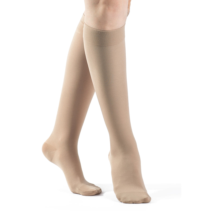 Sigvaris Opaque - Medias hasta la rodilla para mujer, 30-40 mmHg, color miel