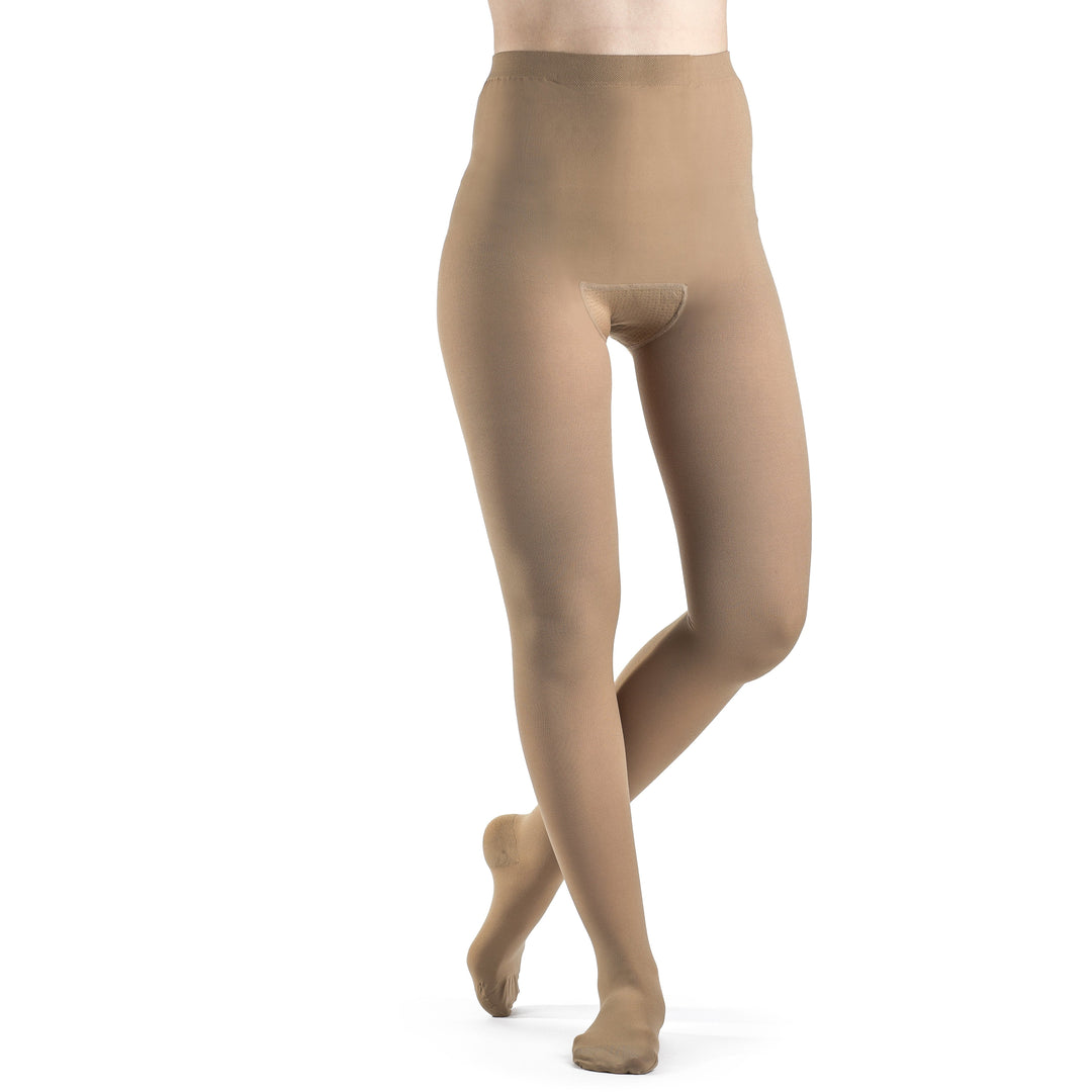 Sigvaris Pantimedias opacas para mujer, talla grande, 20-30 mmHg, color beige claro