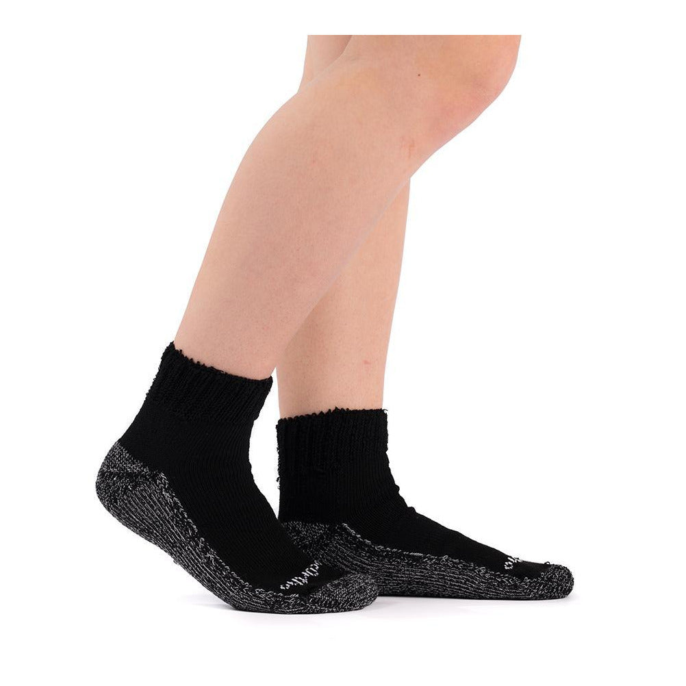 Doc Ortho Casual Comfort antimikrobielle Diabetiker-1/4-Crew-Socken, schwarz
