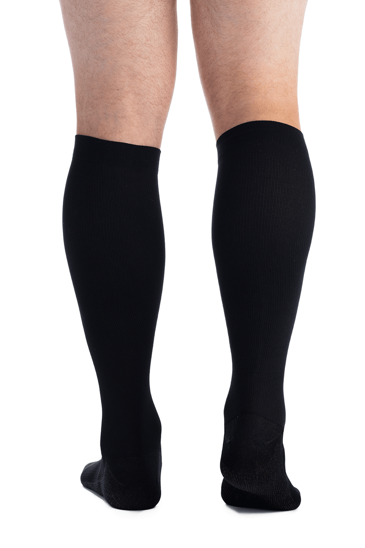 EvoNation Suela de cobre para hombre, 20-30 mmHg hasta la rodilla, espalda negra