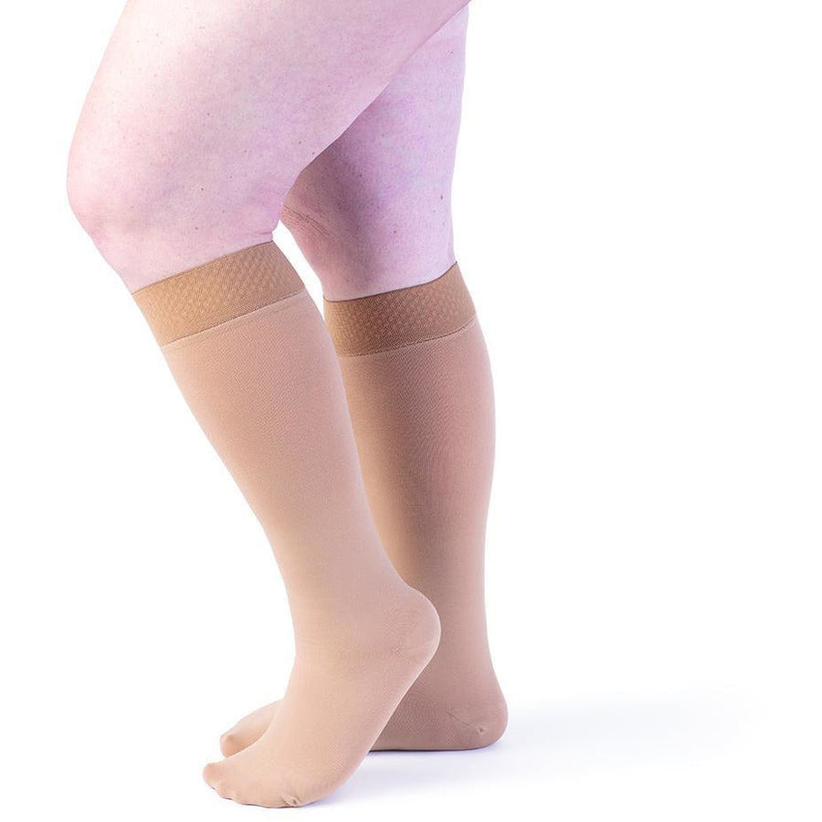 Sigvaris Secure - Medias hasta la rodilla para mujer, 30-40 mmHg, color beige