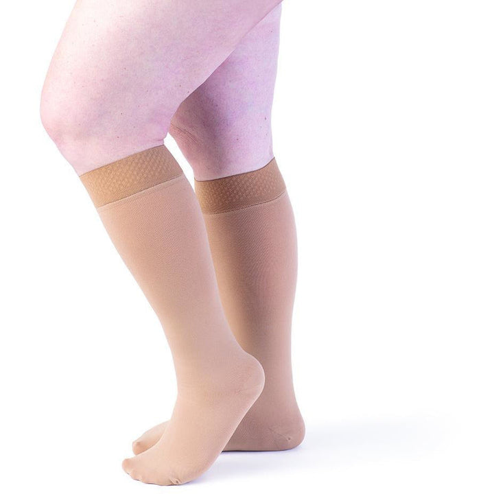 Sigvaris Secure - Medias hasta la rodilla para mujer, 20-30 mmHg, color beige