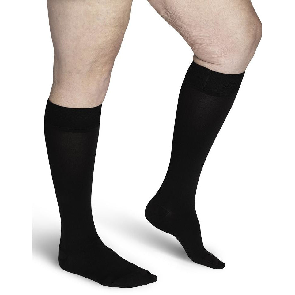 Sigvaris Secure - Medias hasta la rodilla para mujer, 30-40 mmHg, color negro