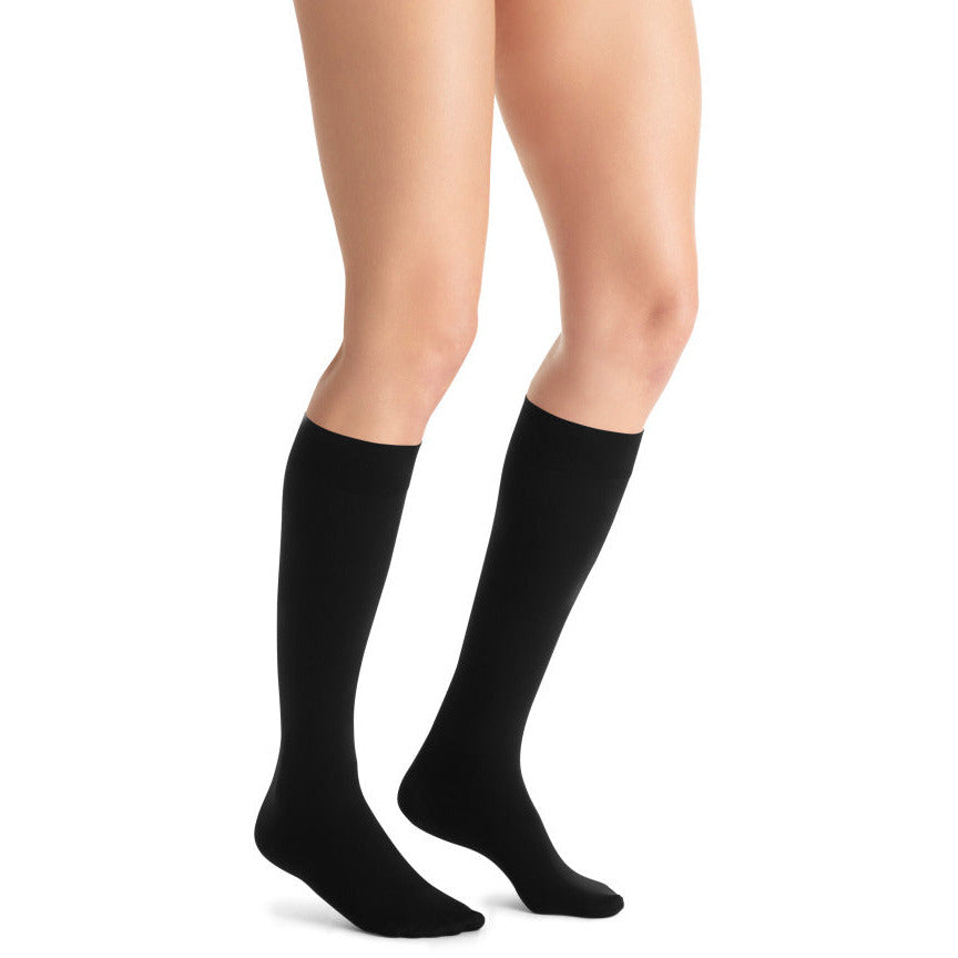 JOBST ® Opaco hasta la rodilla para mujer, 15-20 mmHg, negro clásico