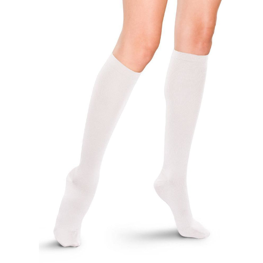 Therafirm feminino 15-20 mmHg com nervuras na altura do joelho, branco
