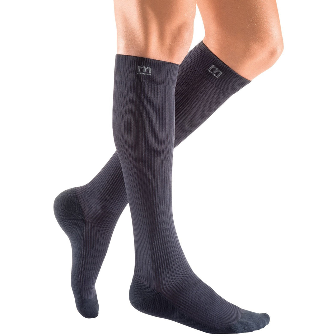 Calcetines hasta la rodilla Mediven Active 15-20 mmHg, gris