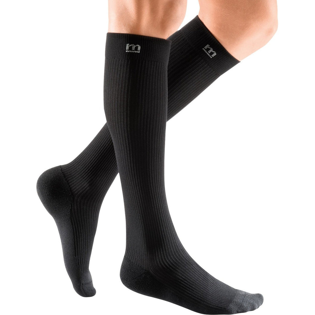 Calcetines hasta la rodilla Mediven Active 20-30 mmHg, color negro