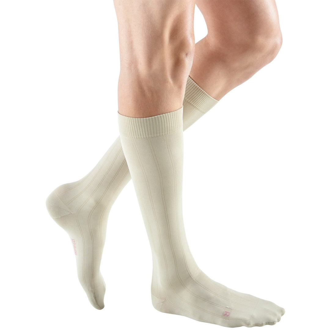 Mediven für Männer, klassisch, 15–20 mmHg, kniehoch, extra breite Wade, Hellbraun