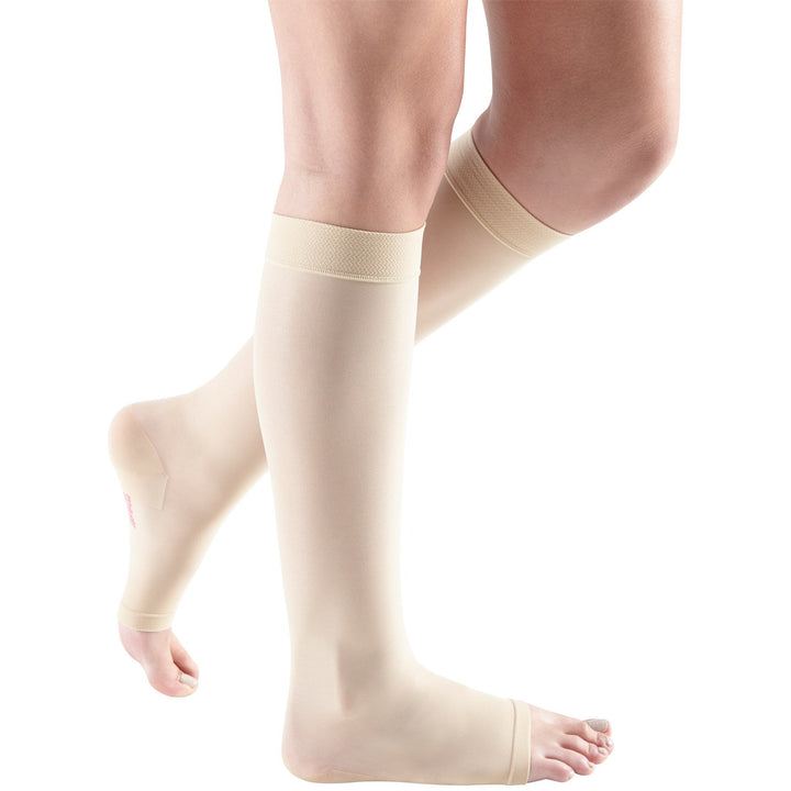 Mediven Sheer & Soft - Medias hasta la rodilla para mujer, 20-30 mmHg, punta abierta, color trigo