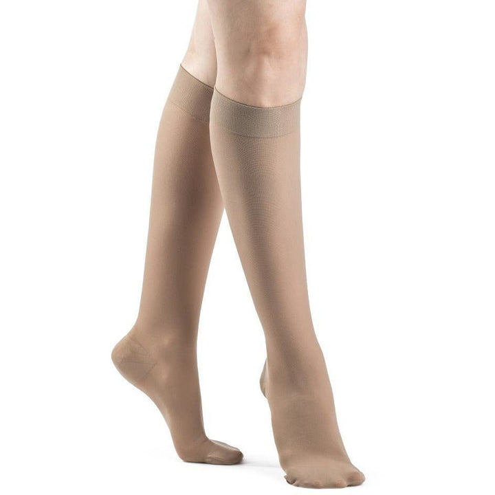 Dynaven - Medias hasta la rodilla para mujer, 20-30 mmHg, color beige claro