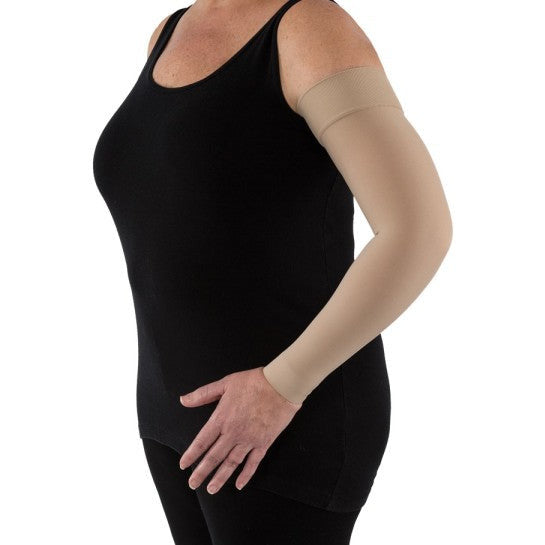 JOBST ® Bella Lite 20-30 mmHg armærme med 2" silikone topbånd, beige