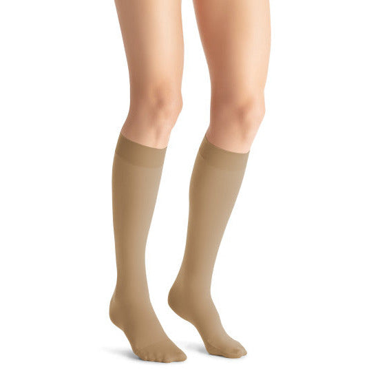 JOBST ® Opaco SoftFit Mujer 20-30 Rodilla Alta, Natural