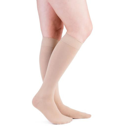 VenActive Medias hasta la rodilla opacas premium para mujer, 15-20 mmHg, natural, principal