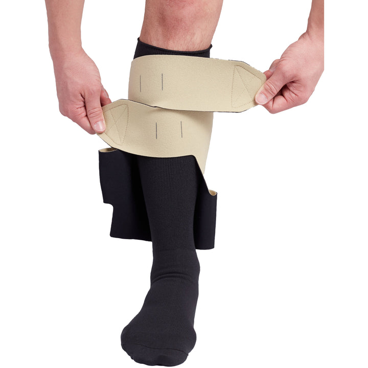 Enveloppement de compression pour le bas de la jambe Circaid Juxtalite, application 2