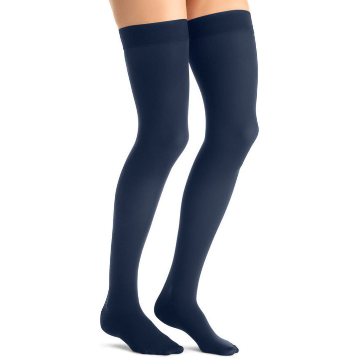 JOBST ® Cuisse haute opaque pour femmes 30-40 mmHg avec bande supérieure à pois en silicone, bleu marine minuit