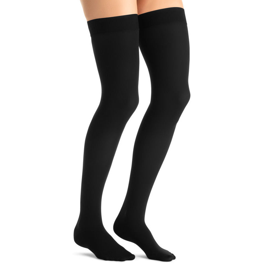 JOBST ® Cuisse haute opaque pour femmes 30-40 mmHg avec bande supérieure à pois en silicone, noir classique