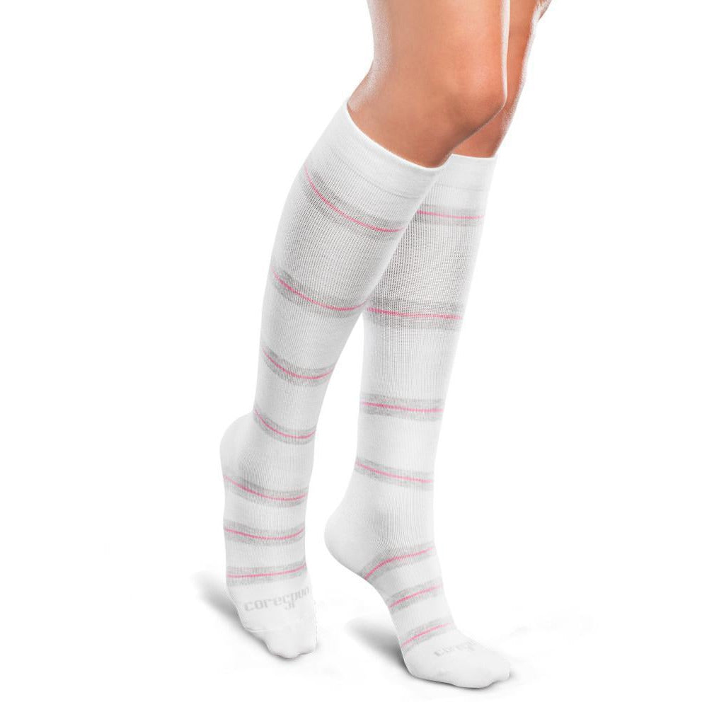 Calcetines de compresión hasta la rodilla de 15-20 mmHg con estampado Core-Spun, línea delgada