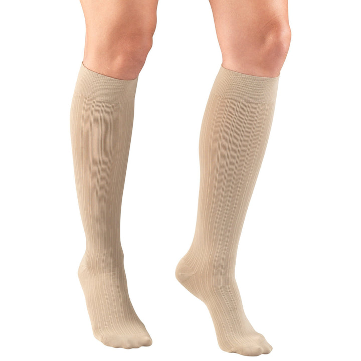 Calça feminina Truform 15-20 mmHg na altura do joelho, bege