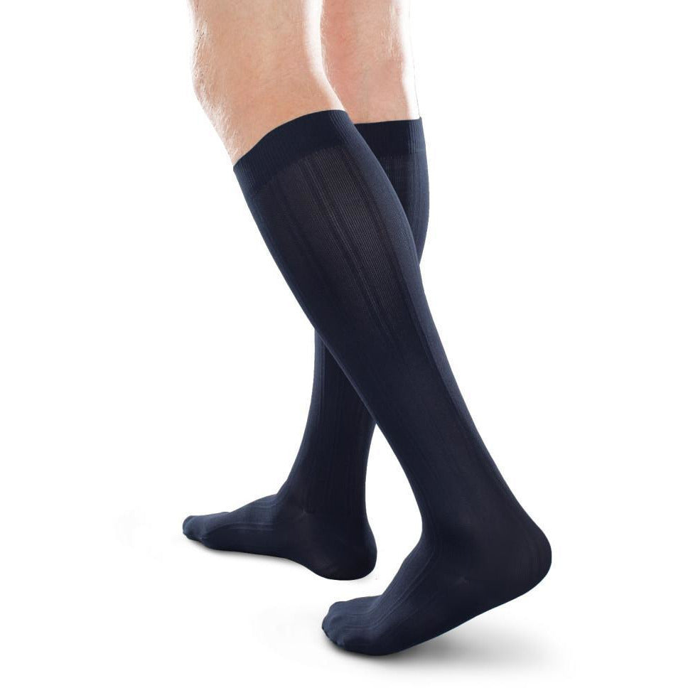 Therafirm Ease - Medias hasta la rodilla para hombre, 15-20 mmHg, color azul marino