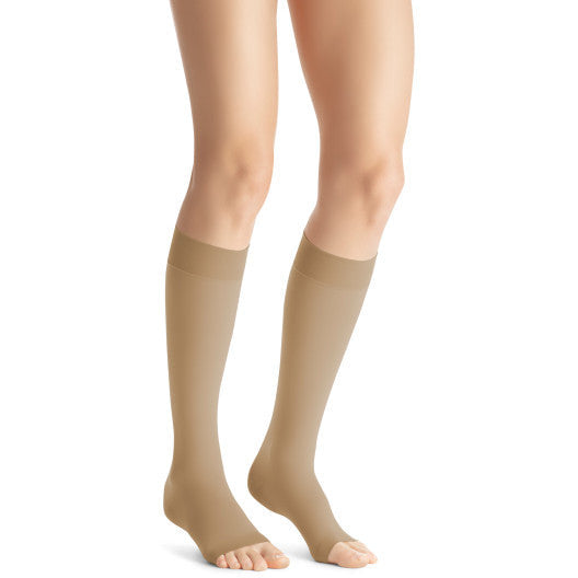 JOBST ® Opaque SoftFit للسيدات 30-40 مم زئبقي مفتوح عند أصابع القدم، ارتفاع الركبة، طبيعي