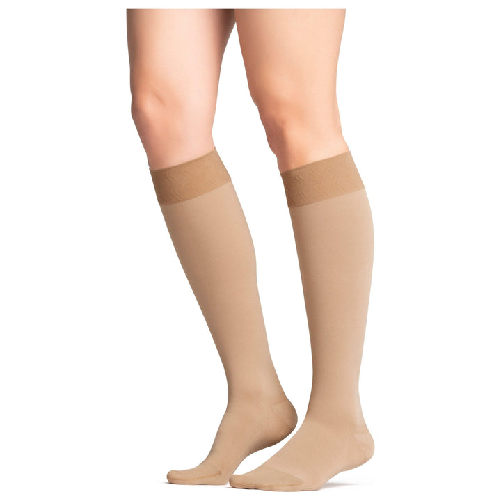 JOBST ® uigennemsigtigt knæhøjde kvinder 20-30 mmHg, barsel, karamel